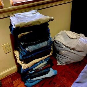 Around 20 pair of sized 32-36” vintage denim jeans.